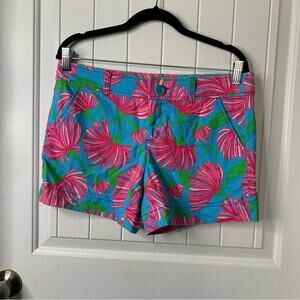 Lilly Pulitzer Addie shorts size 6 blue chasing‎ tail fish